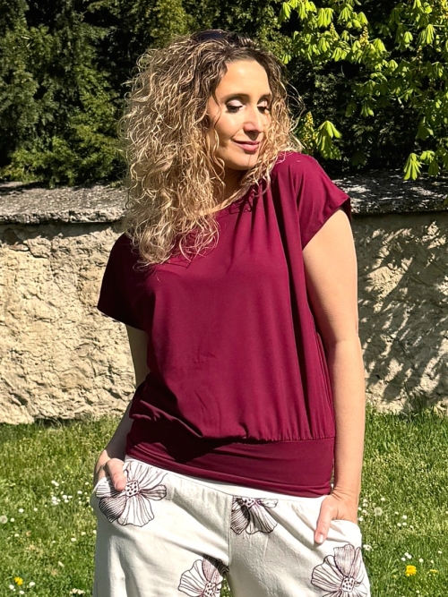 Volný top s pasem vínový
