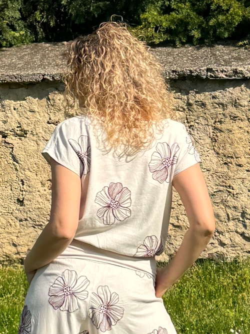 Volný top s pasem smetana s vínovým květem