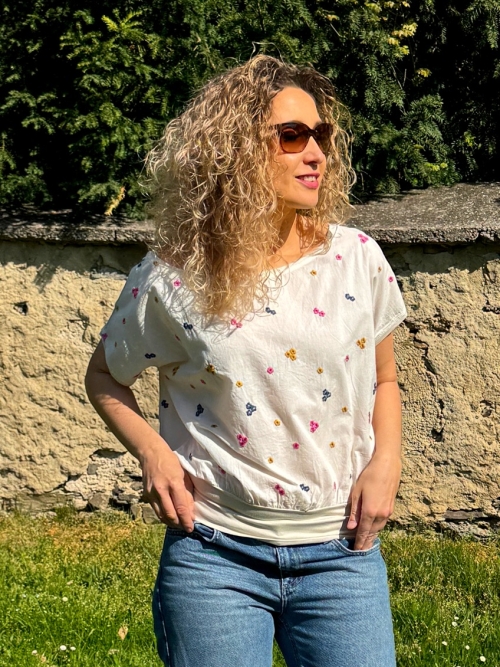 Volný top s pasem kvítek