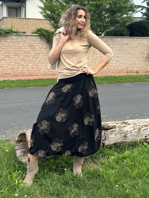 Balonová sukně černá s květy