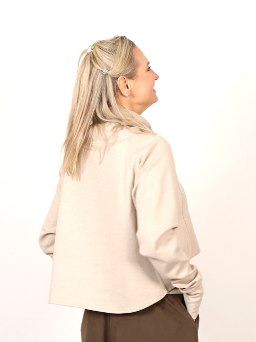 Béžový volný rolák