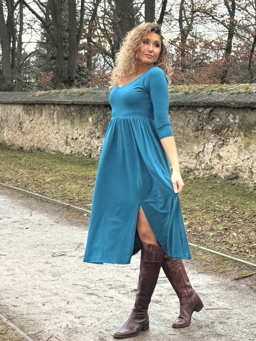 Šaty s rozparky perolejové