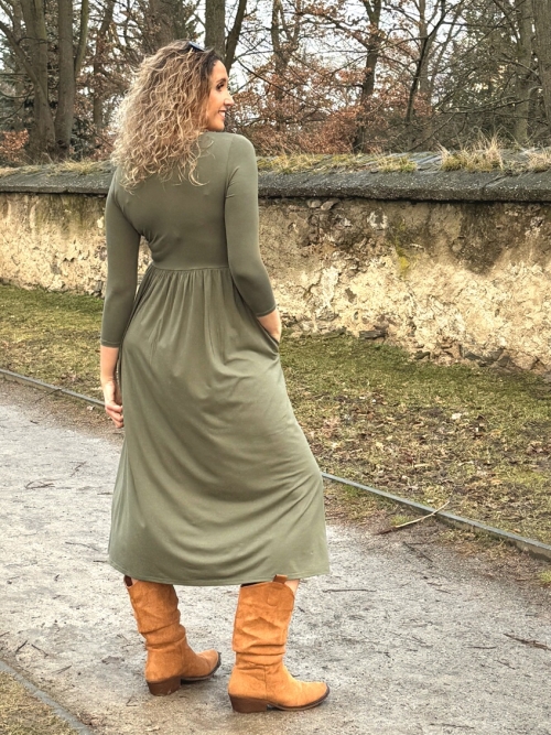 Šaty s rozparky khaki