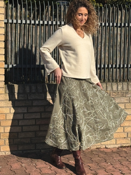 Polokolová sukně khaki s květy