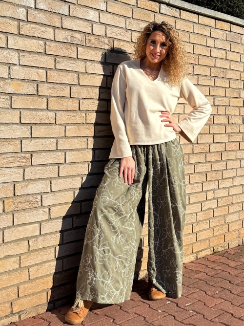 Kalhotová sukně dlouhá khaki s květy