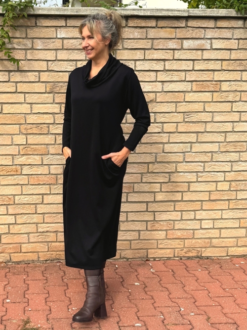 Černé šaty s volným rolákem dlouhé