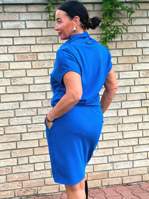 Šaty se zavinovací sukní krátké modré