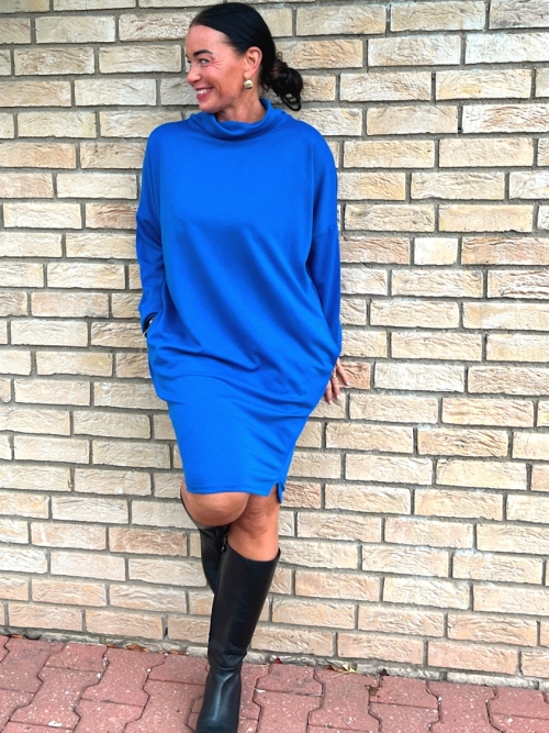 Rolákové šaty modré s rukávem