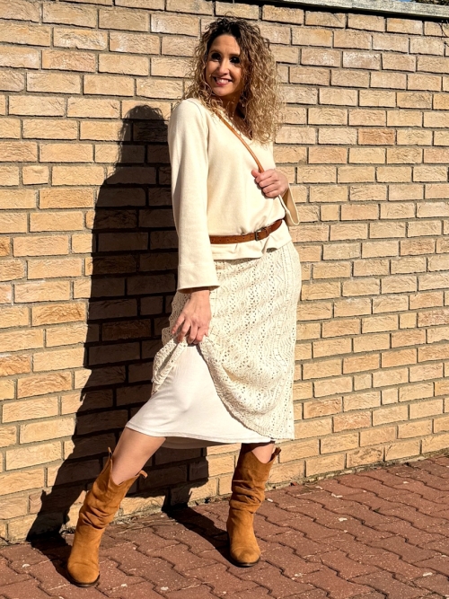 Zvonová krajková sukně