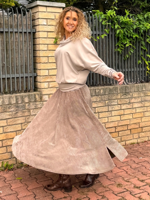 Polokolová manžestrová sukně