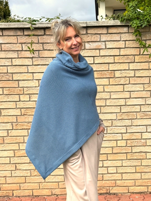 Rolákové svetrové modré pončo střední