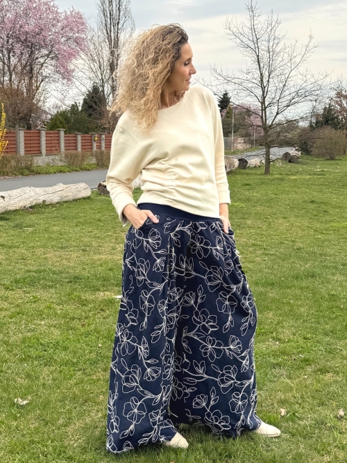 Kalhotová sukně dlouhá modrá s květy