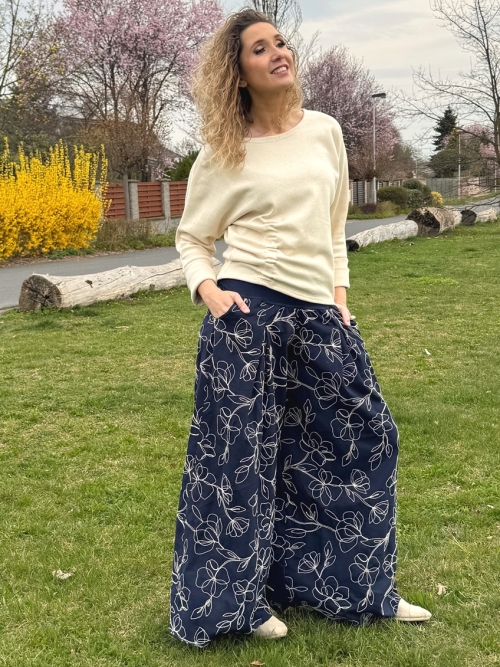 Kalhotová sukně dlouhá modrá s květy