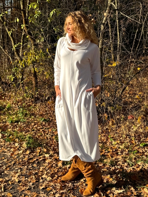 Dlouhé balonové šaty smetanové