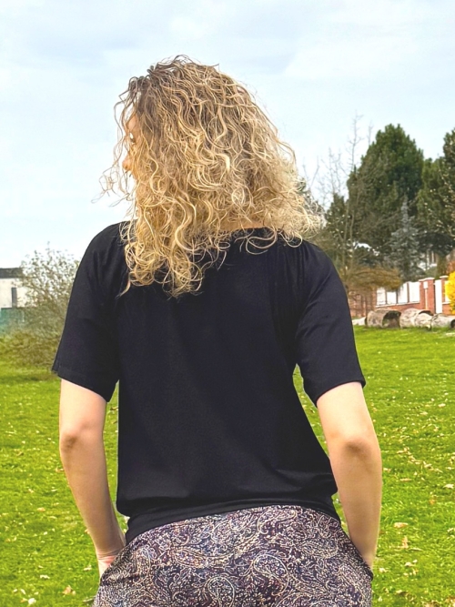 Volný top s pasem a vodou černý