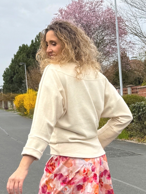 Svetřík bavlněný s nabíráním slonová kost