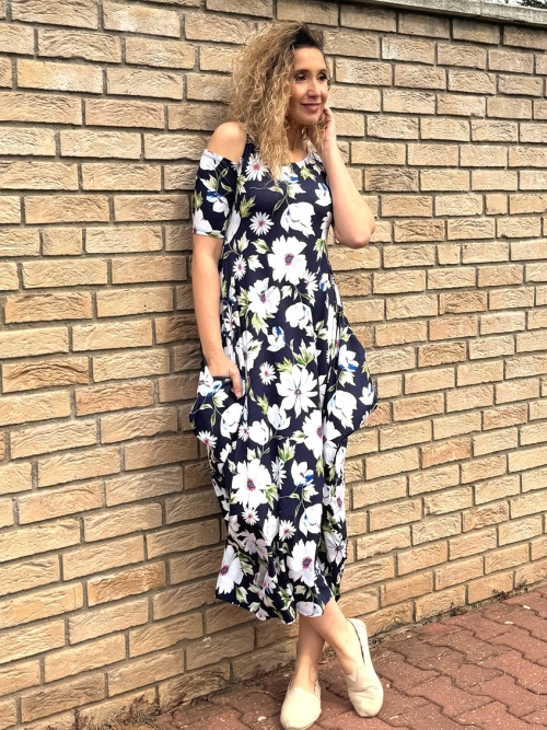 Dlouhé šaty s volnými rameny květy