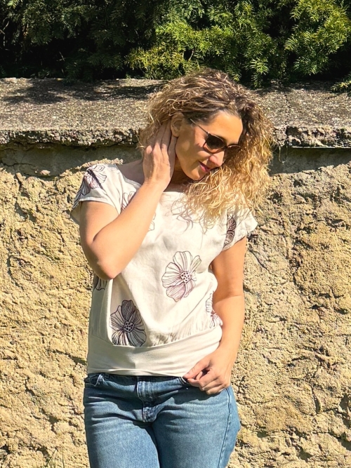 Volný top s pasem smetana s vínovým květem