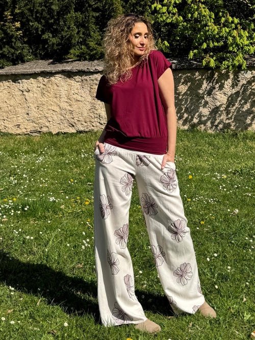 Volné kalhoty smetanová s květy