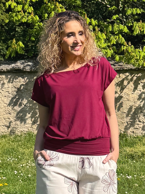 Volný top s pasem vínový