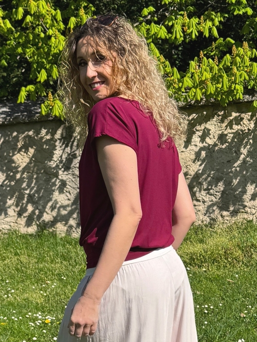 Volný top s pasem vínový