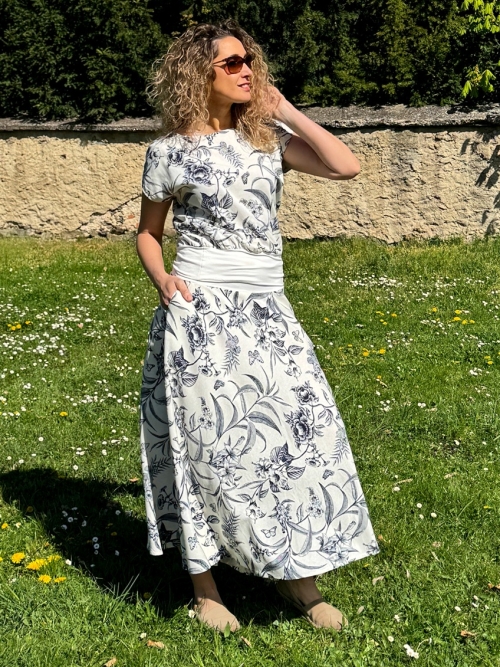 Polokolová sukně smetanová s květy