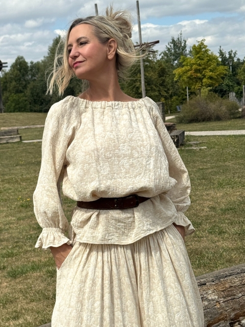Nabíraná béžová tunika