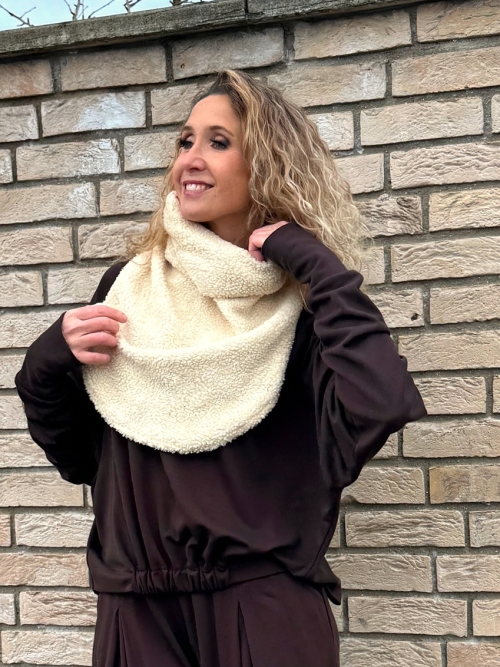 Bavněný rolákový nákrčník světlý beránek