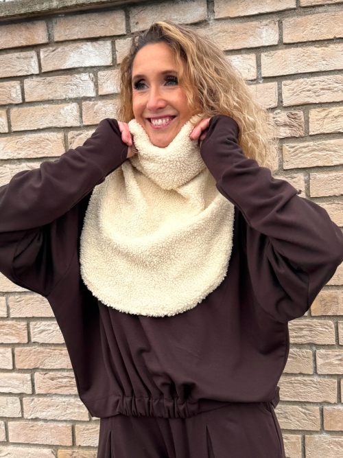 Bavněný rolákový nákrčník světlý beránek