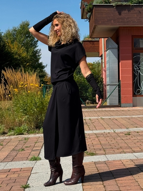 Černé šaty dlouhé s rozparkem