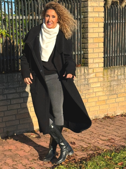 Černý vlněný kabát