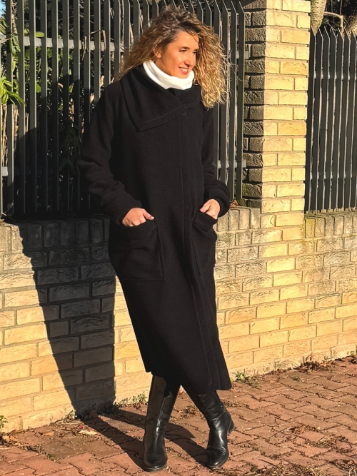 Černý vlněný kabát