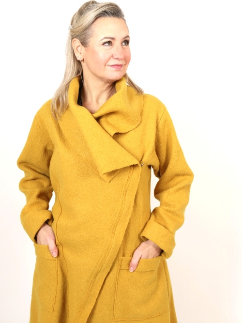 Zimní kabát pařená vlna tmavě žlutá