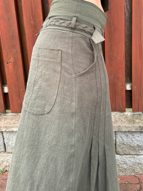Lněná prošívaná khaki sukně s rozparkem