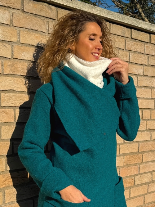 Rolákový nákrčník bílý plyš