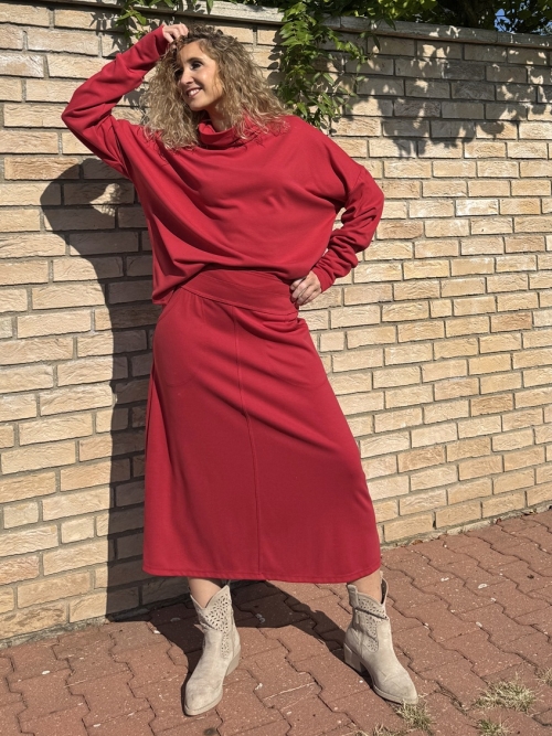 Zvonová sukně tmavě červená