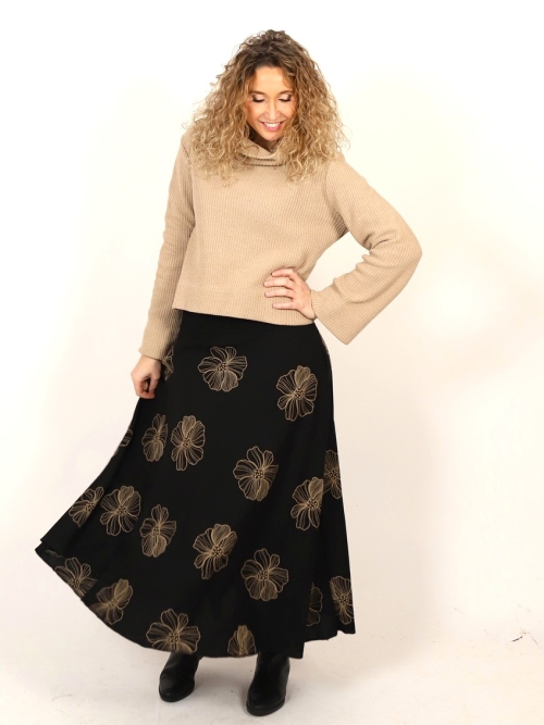 Polokolová sukně černá s květy