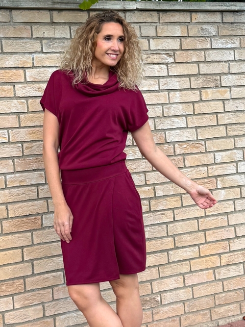 Šaty se zavinovací sukní krátké Burgundy